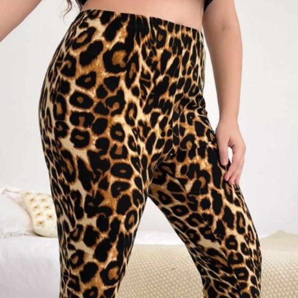 NEVER WORN - PLUS SIZE 4XL (20) - Unity Plus High Waisted Leopard Print Leggings
